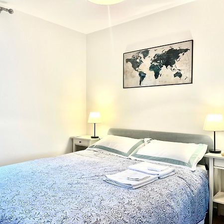 The Room King Size Bed And Private Bathroom Dublin Exterior foto