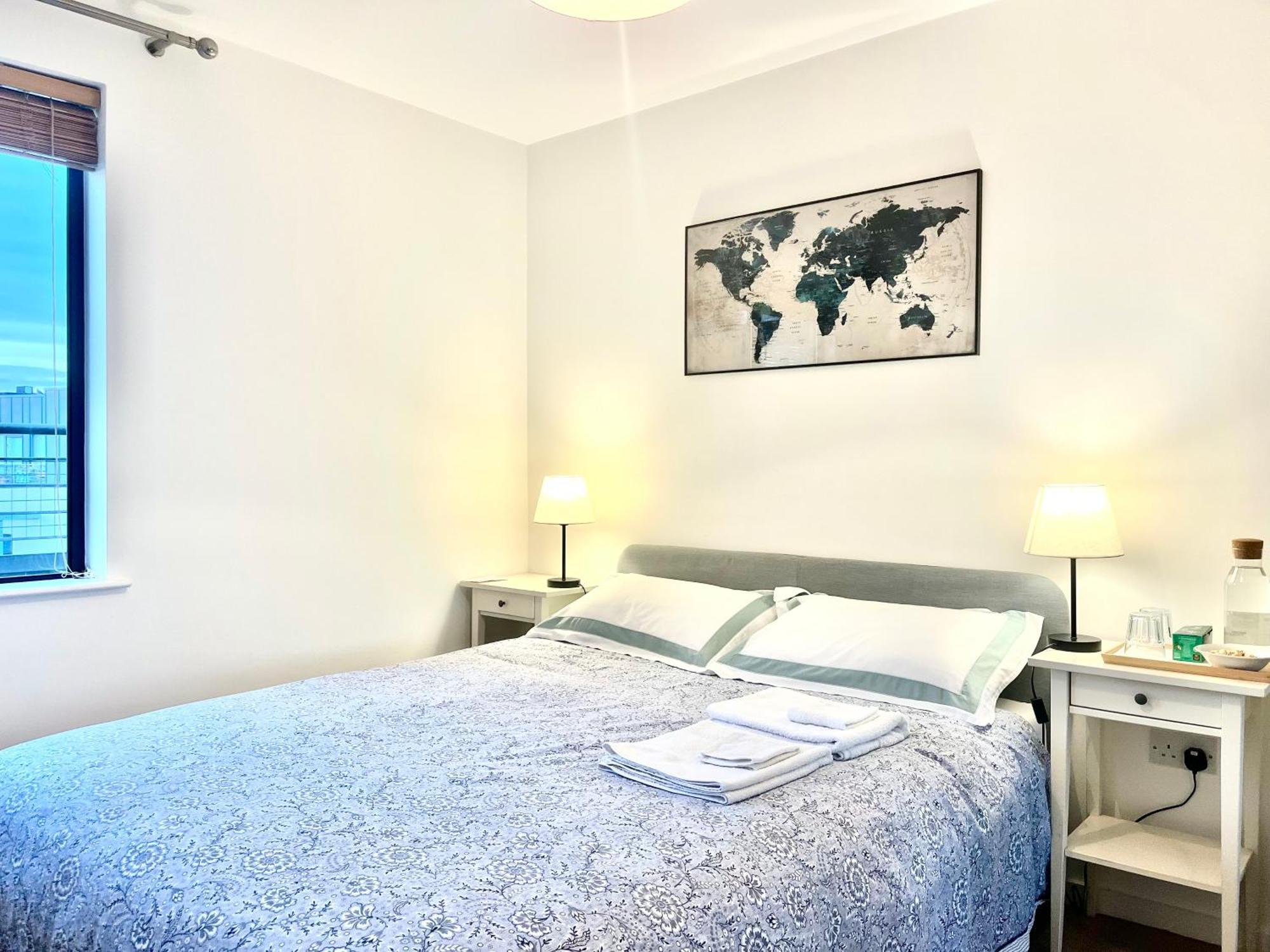 The Room King Size Bed And Private Bathroom Dublin Exterior foto